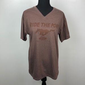 Ford Mustang Sz Large Vneck T-shirt